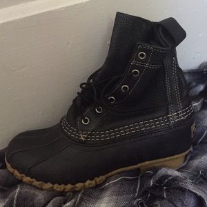 Black leather bean boots