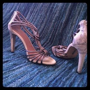 VINCE CAMUTO STRAPY HEELS 8.5