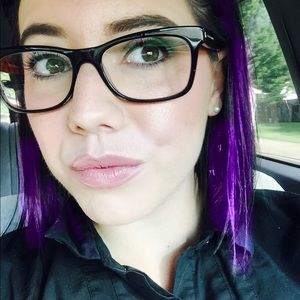 Meet your Posher, Lili