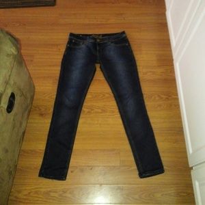 NWOT Skinny jeans size 9 stretch
