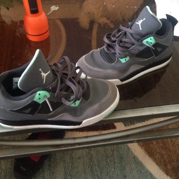 Glow in the dark 4s - Picture 2 of 3