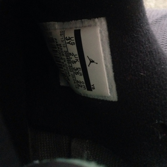 Glow in the dark 4s - Picture 3 of 3