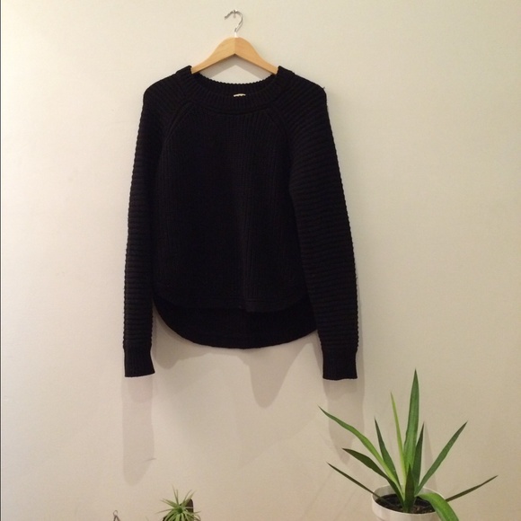 Aritzia Wilfred Calais Sweater