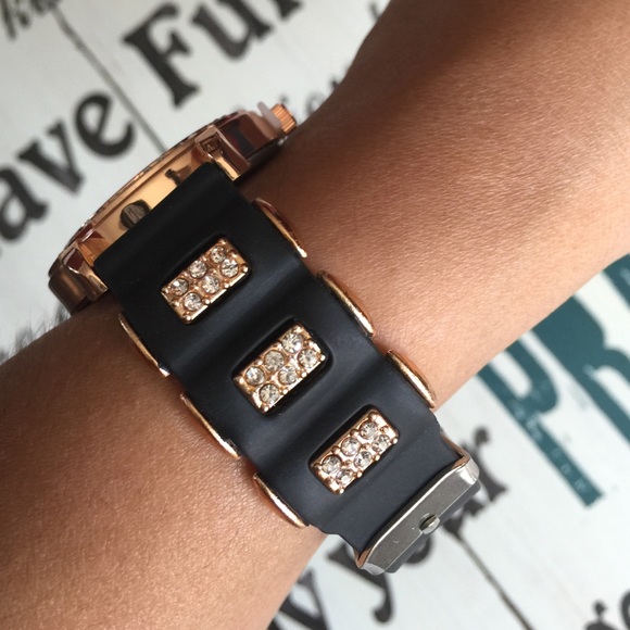 Black & gold rhinestone fashion watch - Picture 2 of 3