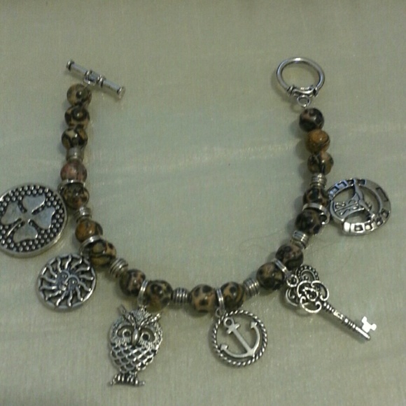 ONLY  $5.   $5*****    Beaded Charm Bracelet