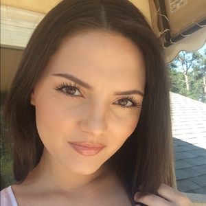 Meet your Posher, Melina
