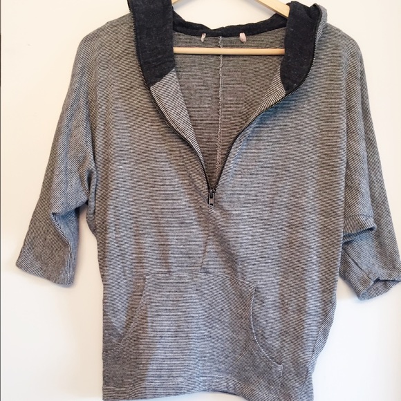 Hooded short sleeve sweatshirt