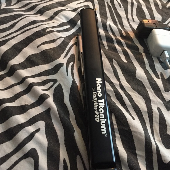 Babyliss pro nano titanium flat iron