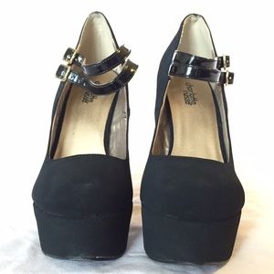 Black Mary Jane Pumps