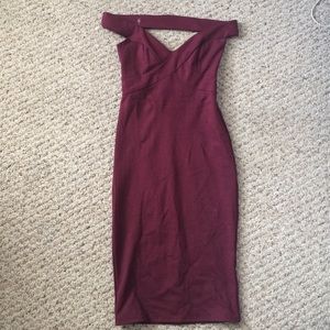 Lulus bodycon midi burgundy dress