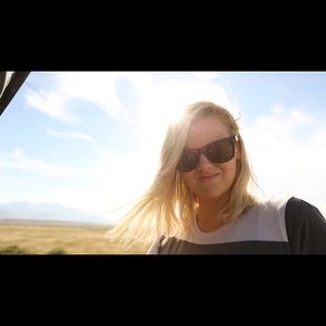 Meet your Posher, Danielle