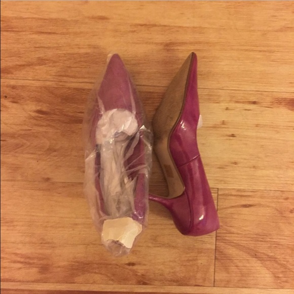 Magenta Spring Heels - Picture 2 of 2