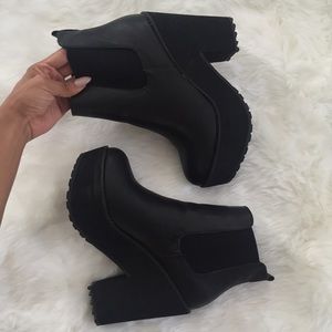 Cute chunky platform boot. Never worn.