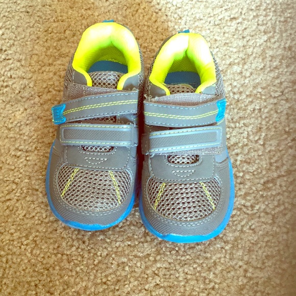 Little boys carter gumshoes