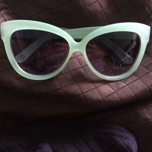 Cat eye sunglasses