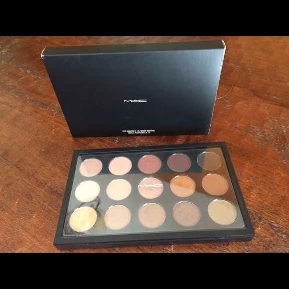 M•A•C Warm Neutral Times 15 Eyeshadow Palette