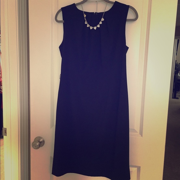 BLACK DRESS.