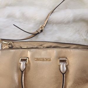 Michael Kors Selma Medium Pale Gold Leathe