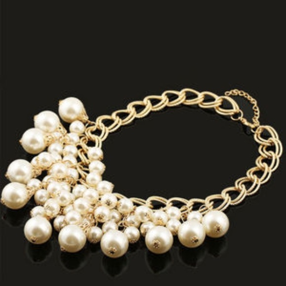 NWT beautiful pearl tassel necklace earrings set - Picture 2 of 4