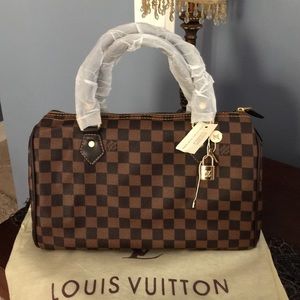 New handbag. Never used!