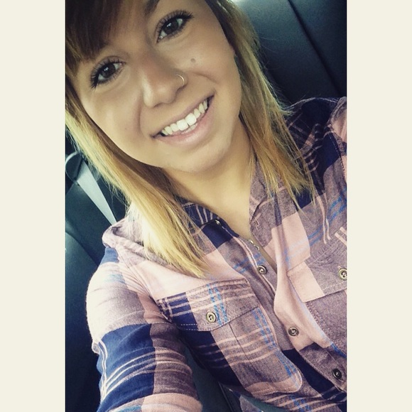 Meet your Posher, Angela - Picture 1 of 1