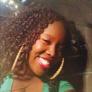 Meet your Posher, Leonora