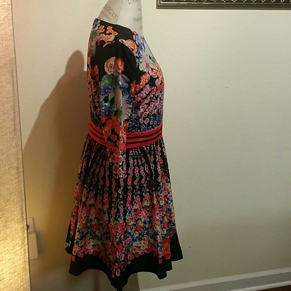 Dress - Picture 2 of 3