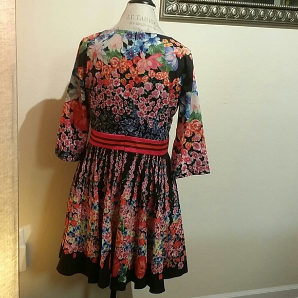 Dress - Picture 3 of 3