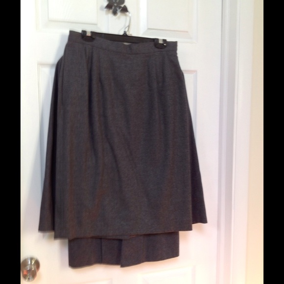 Vintage - Skirt Suit - Gray Wool🆒⭐️ - Picture 3 of 4