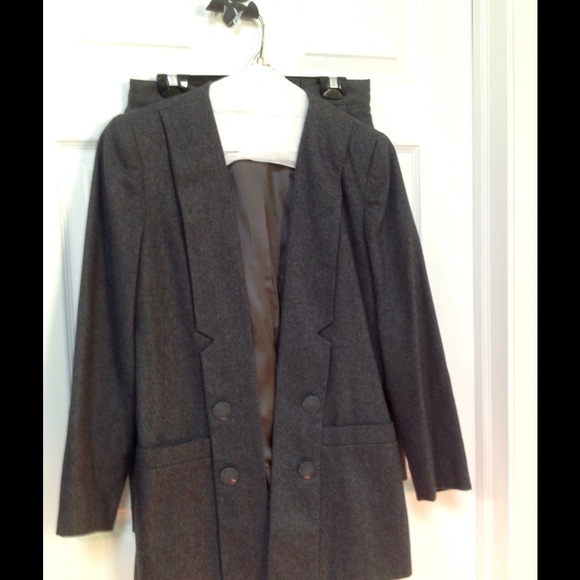 Vintage - Skirt Suit - Gray Wool🆒⭐️ - Picture 4 of 4