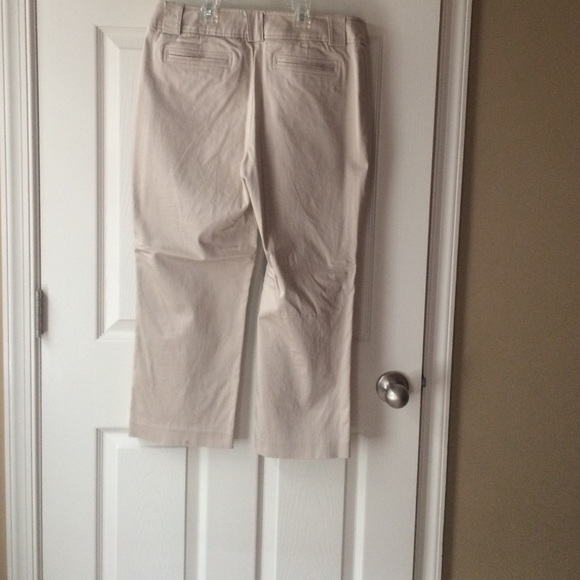 Tan Capri. - Picture 2 of 2