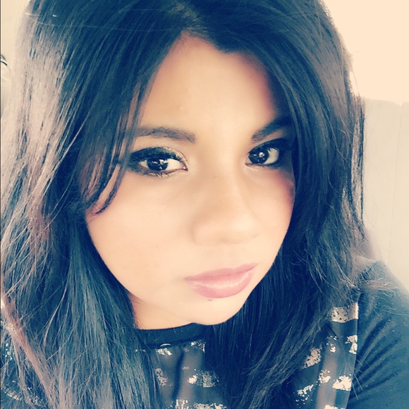 Meet your Posher, Ana