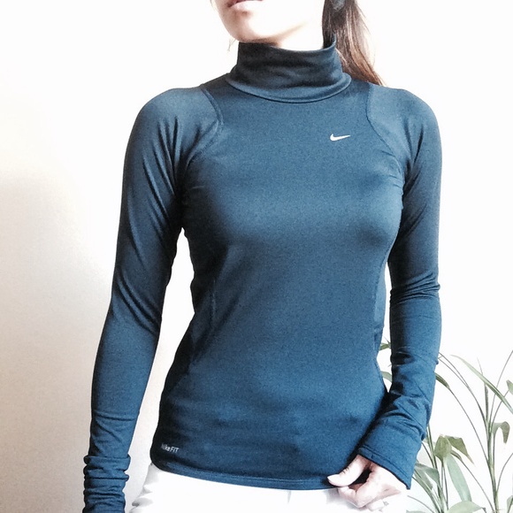 Nike Tops - Nike FITDRY Long Sleeve