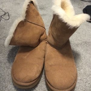 Hardly worn Bailey Button Uggs