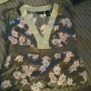 Really soft 100% silk top from NY and Co size L