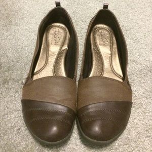 Life Stride ballet flat brown shoes