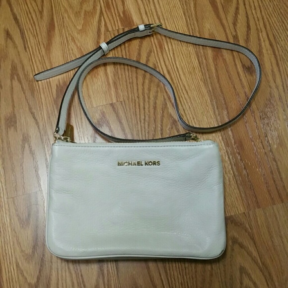 Michael Kors Handbags - MK trio crossbody