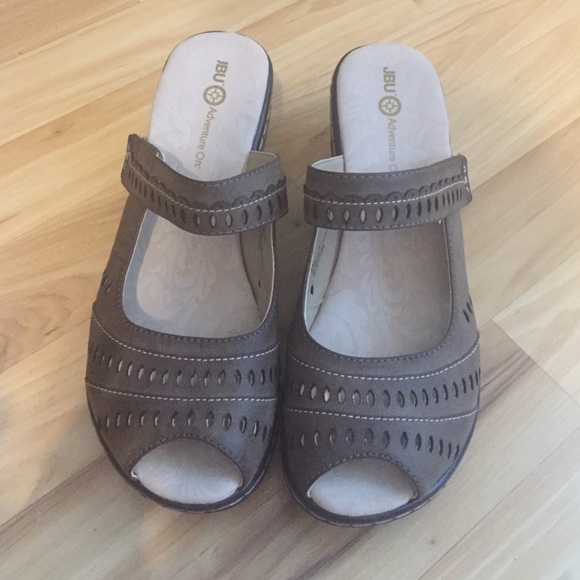 JBU Leather Mules COMFY STYLISH and FUN 9M