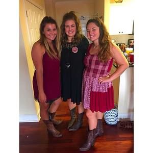 Meet your Posher, Caroline