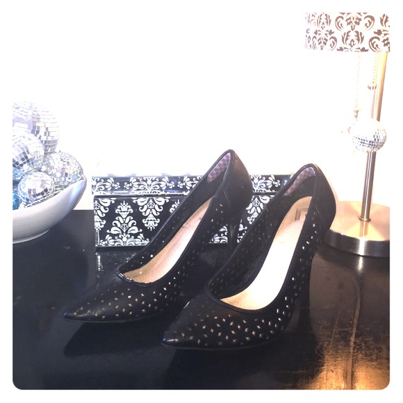 Sexy! 😍 Brand new size 9 hole design black heels