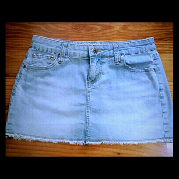 YMI JEAN SKIRT SIZE 1