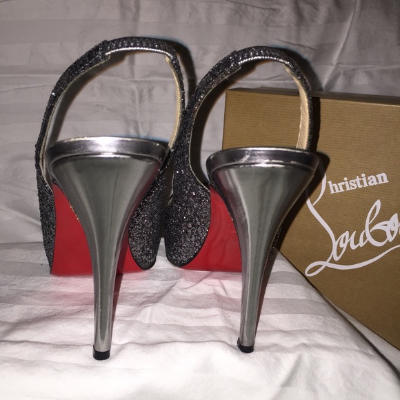 Christian Louboutin - Picture 3 of 4