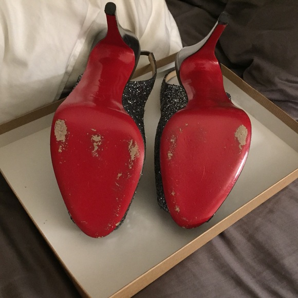 Christian Louboutin - Picture 4 of 4