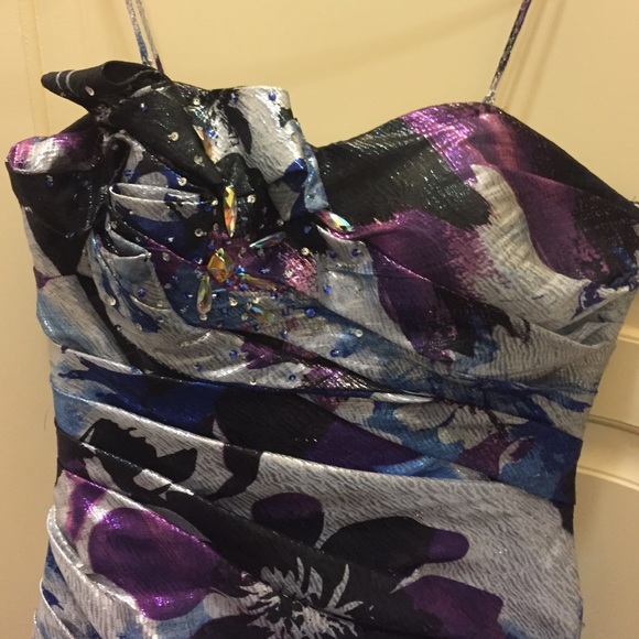 Cache dress, beautiful on!!!
