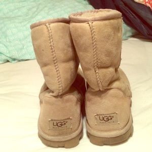 Sand ugg boots size 8 gently worn!