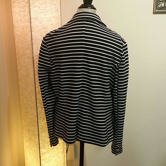 Blazer - Picture 2 of 4