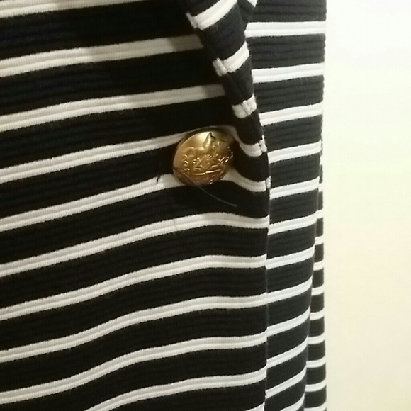Blazer - Picture 4 of 4