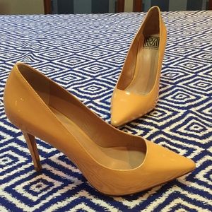 Pour La Victoire Patent Leather Pumps. Size 8.5