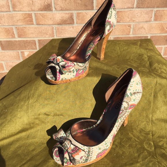 Unlisted "I'm Spending" Heels - Picture 2 of 4