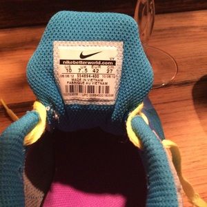 Size 10 Nike Air Max tennis shoes